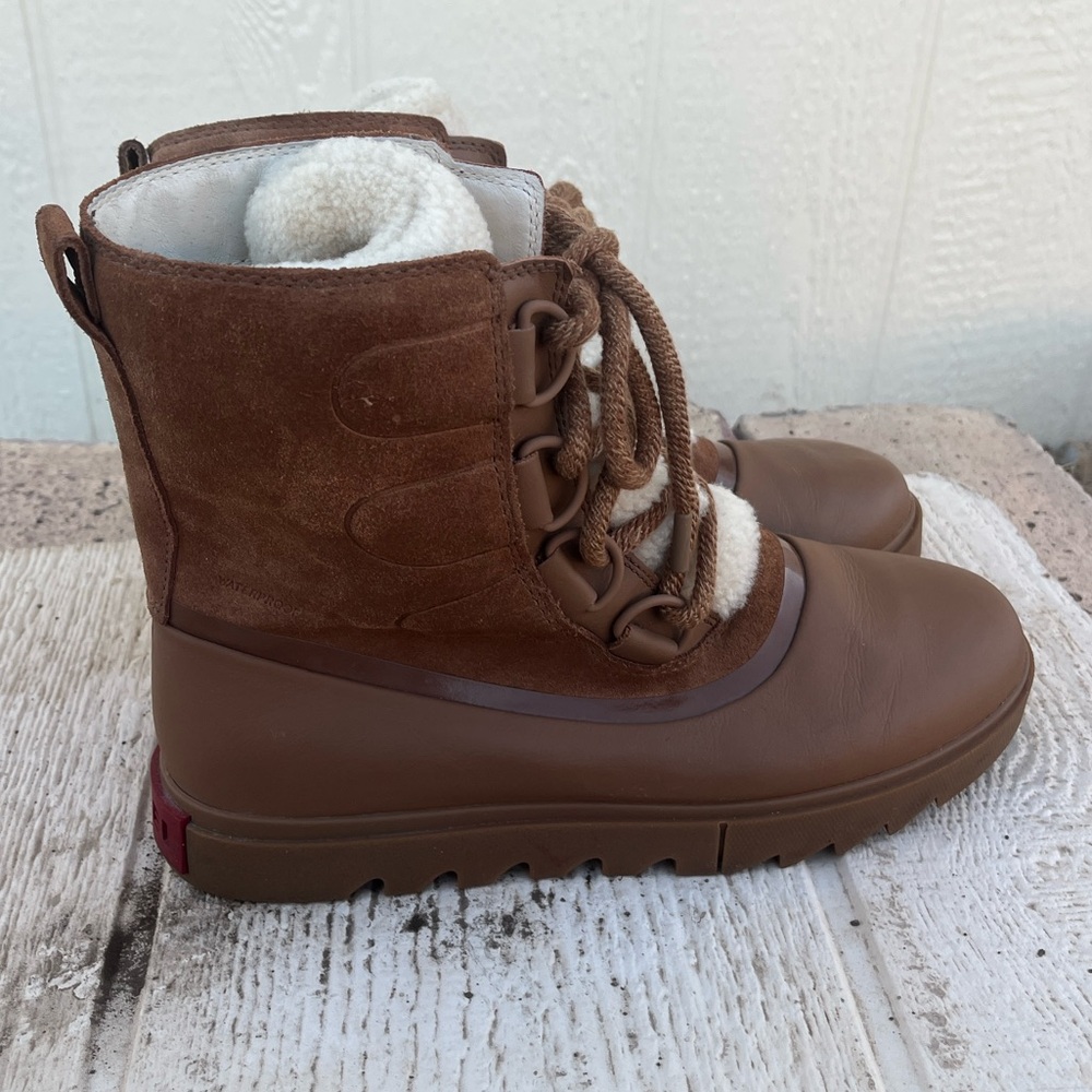 Sorel Women's Joan of Arctic Next Lite Tan Boots size 9
